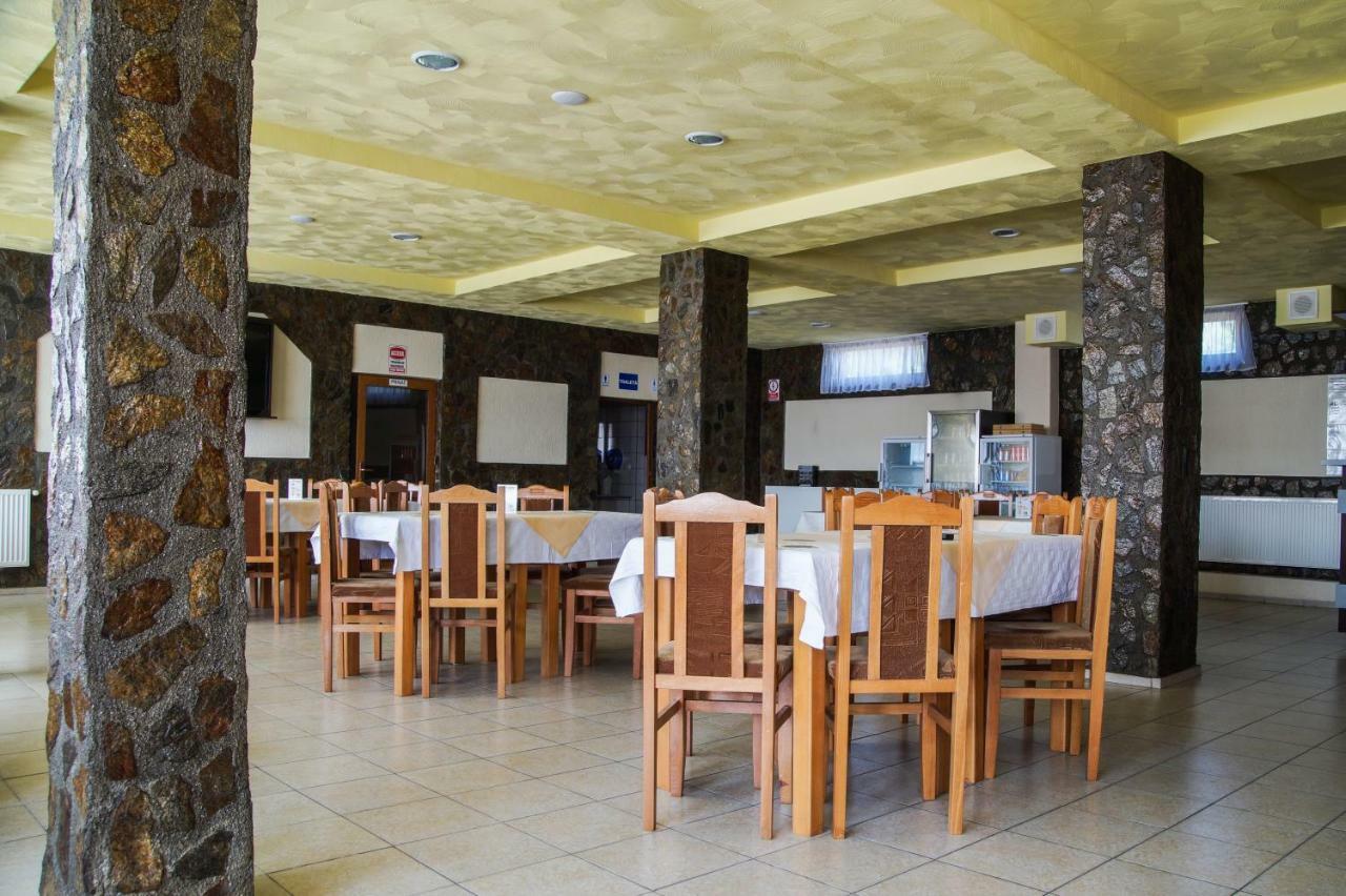Pensiunea Nicol Hotel Valea Iasului Exterior photo