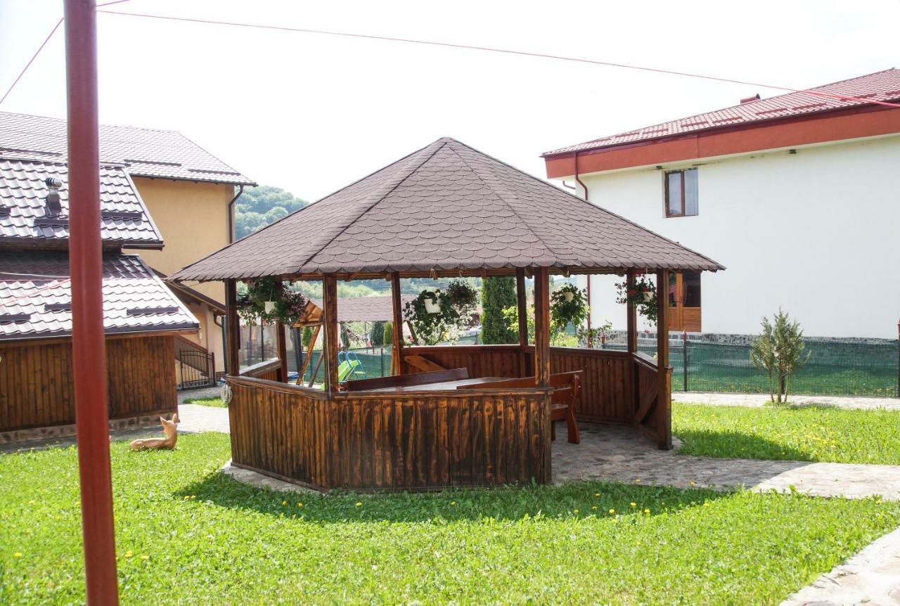 Pensiunea Nicol Hotel Valea Iasului Exterior photo